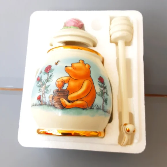 This Lenox Disney Classic Winnie the Pooh Honey Pot - Picture 1 of 16